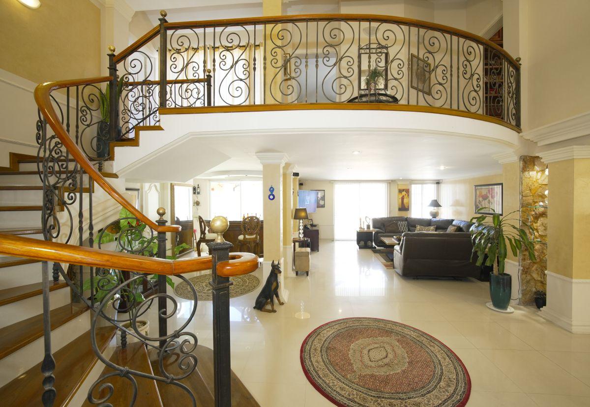 Amplia Casa de Venta, Acabados de Primera. Armenia 1 — imagen 10