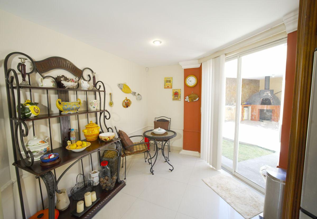 Amplia Casa de Venta, Acabados de Primera. Armenia 1 — imagen 4