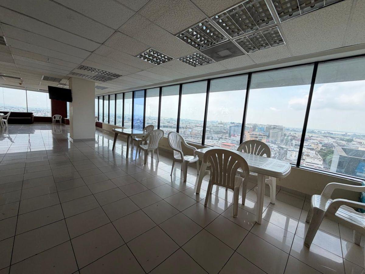 En Venta Oficina Ejecutiva 180 m² Edif. Las Cámaras - Guayaquil, Av Francisco de Orellana. Guayas — imagen 9