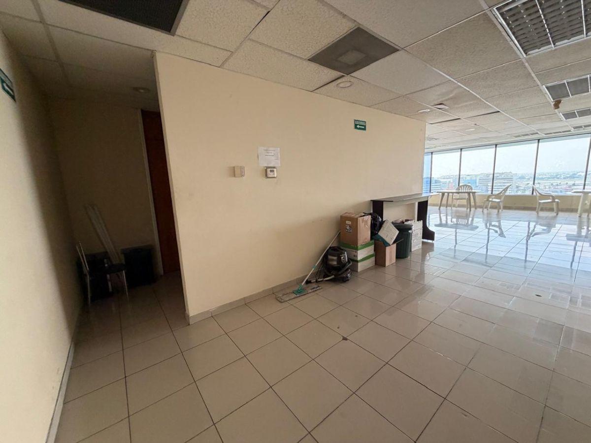 En Venta Oficina Ejecutiva 180 m² Edif. Las Cámaras - Guayaquil, Av Francisco de Orellana. Guayas — imagen 7