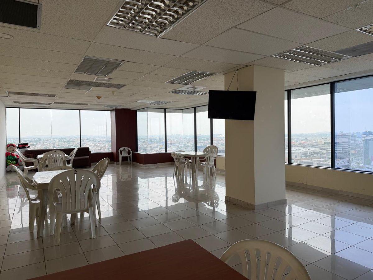 En Venta Oficina Ejecutiva 180 m² Edif. Las Cámaras - Guayaquil, Av Francisco de Orellana. Guayas — imagen 3