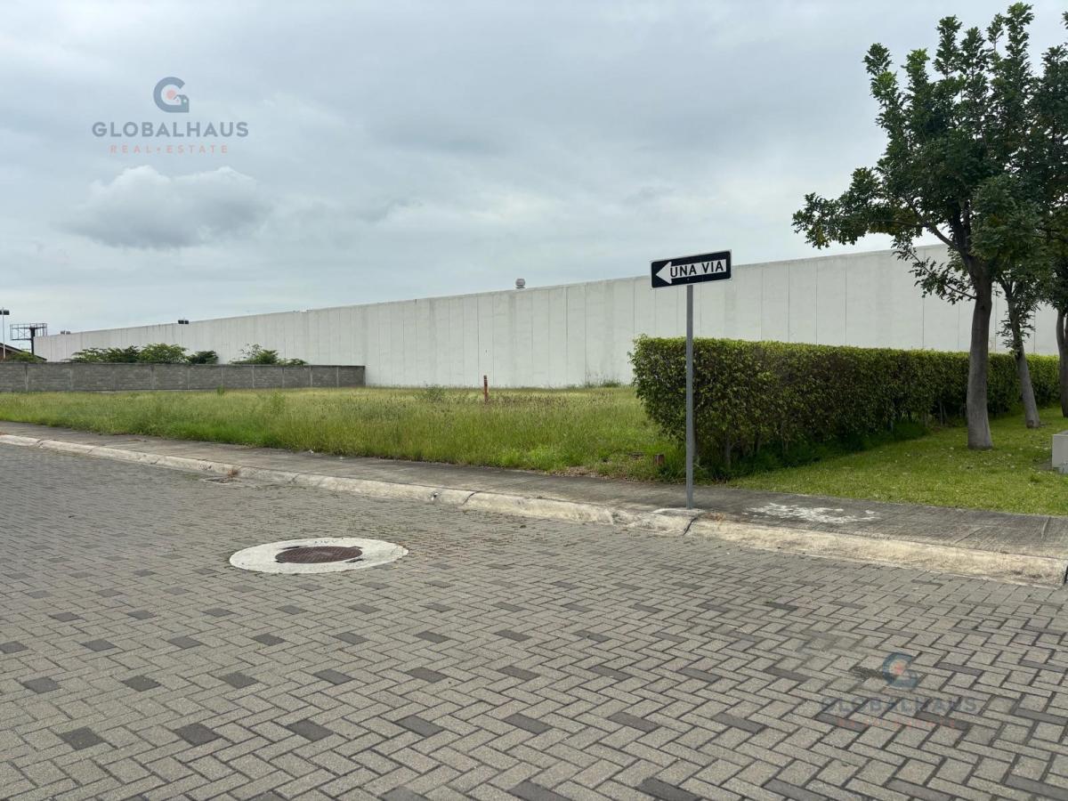 Alquiler de Terreno Esquinero en Plaza Nexus. m. B. Guayas — imagen 5