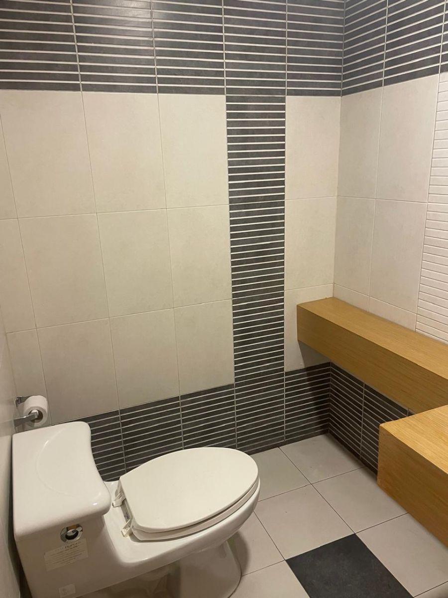 Vendo Arriendo Excelente Oficina Bien Ubicada - Sector Cumbaya — imagen 8
