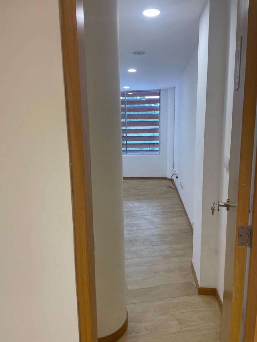 Vendo Arriendo Excelente Oficina Bien Ubicada - Sector Cumbaya — imagen 6