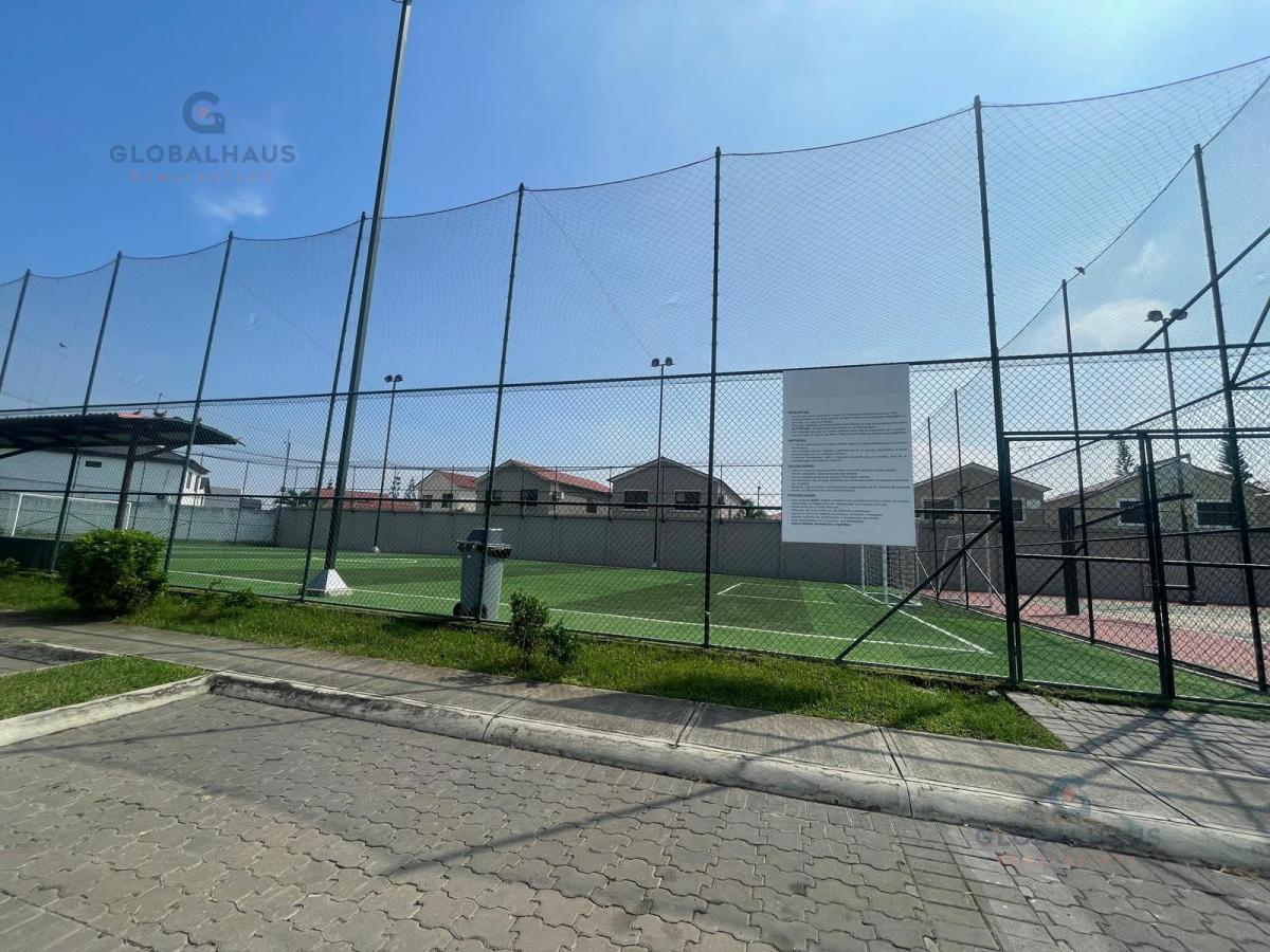Venta de Terreno Esquinero en Isla Celeste. m. C. Guayas — imagen 6