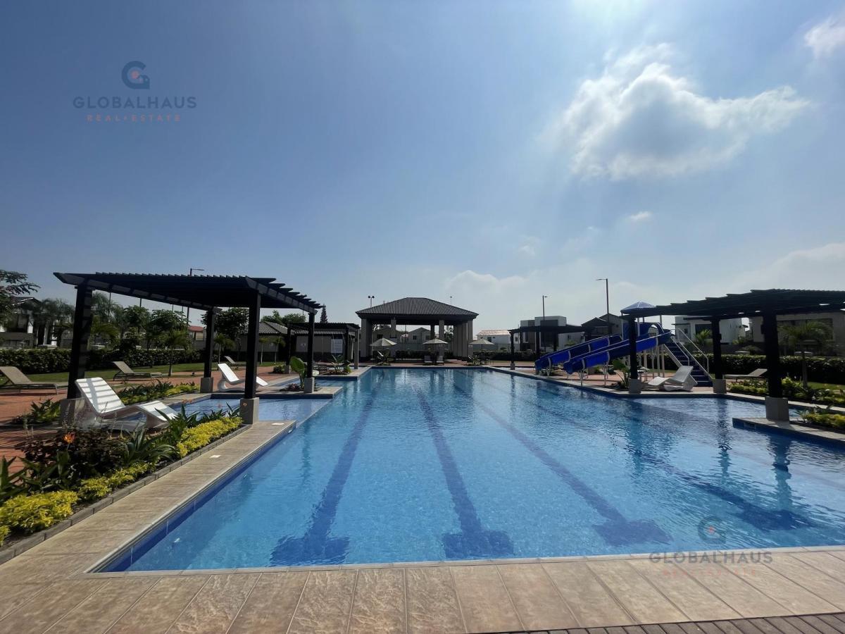 Venta de Terreno Esquinero en Isla Celeste. m. C. Guayas — imagen 4