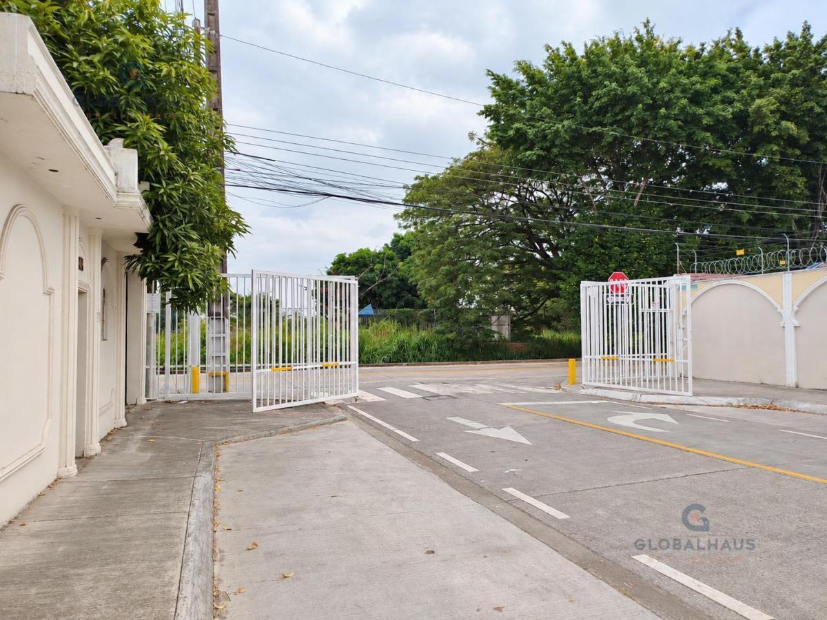 Venta Casa Esquinera Más Suite Independiente 204 m² de Terreno Samanes 5 E. I, Guayas — imagen 4
