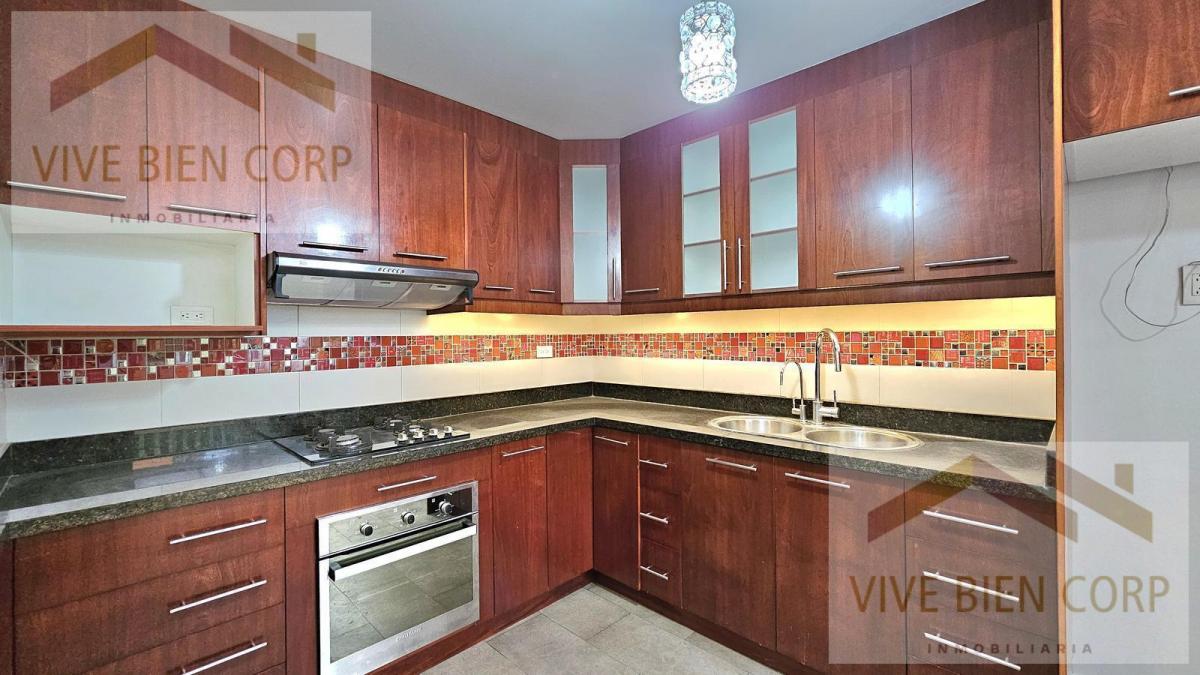 Vendo Casa de Dos Plantas en El Pinar Alto Dentro de Urbanización y con Seguridad de Primera — imagen 4