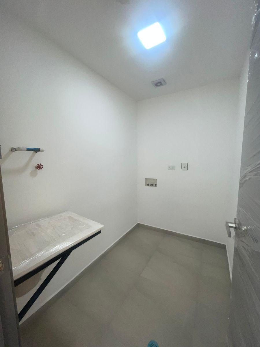 Departamento Moderno en La Av Ilalo — imagen 8