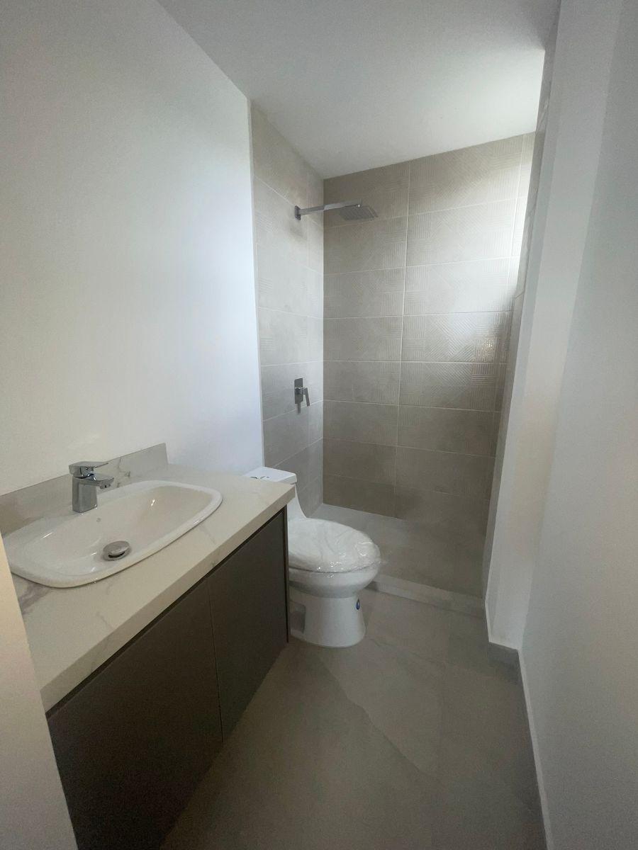 Departamento Moderno en La Av Ilalo — imagen 3