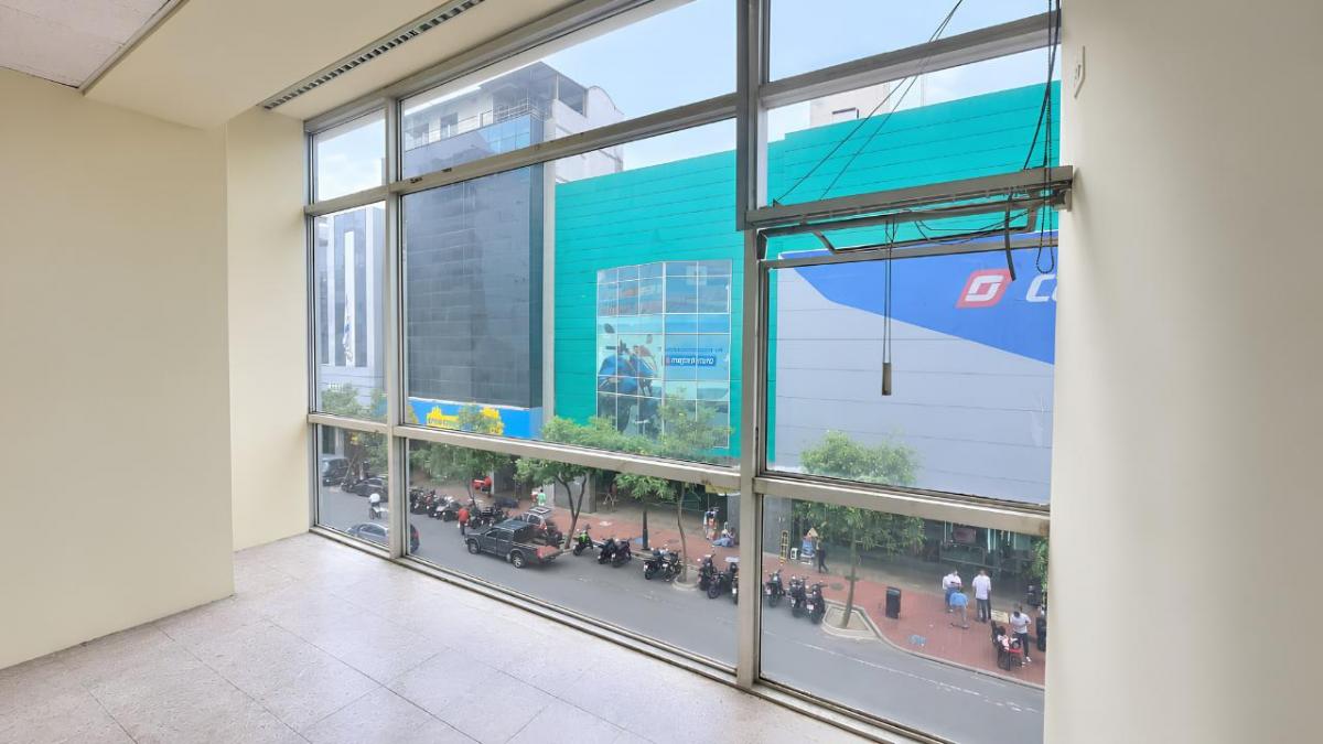 Venta de Oficina en La Av 9 de Octubre, Guayas — imagen 9