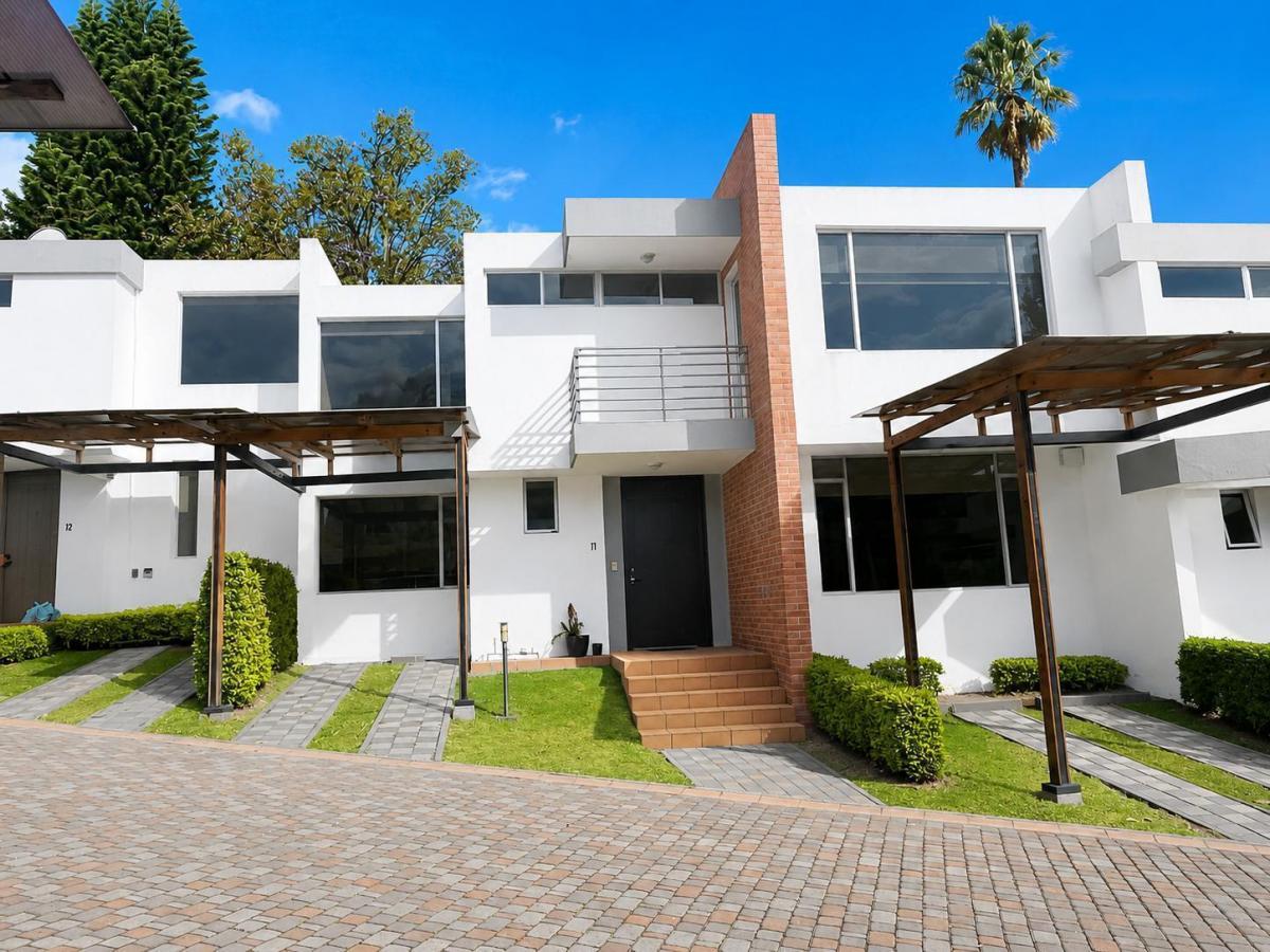 Casa Esquinera de Venta en Puembo — imagen 10