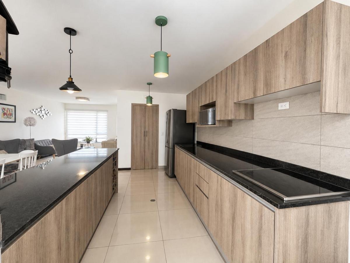 Casa Esquinera de Venta en Puembo — imagen 9