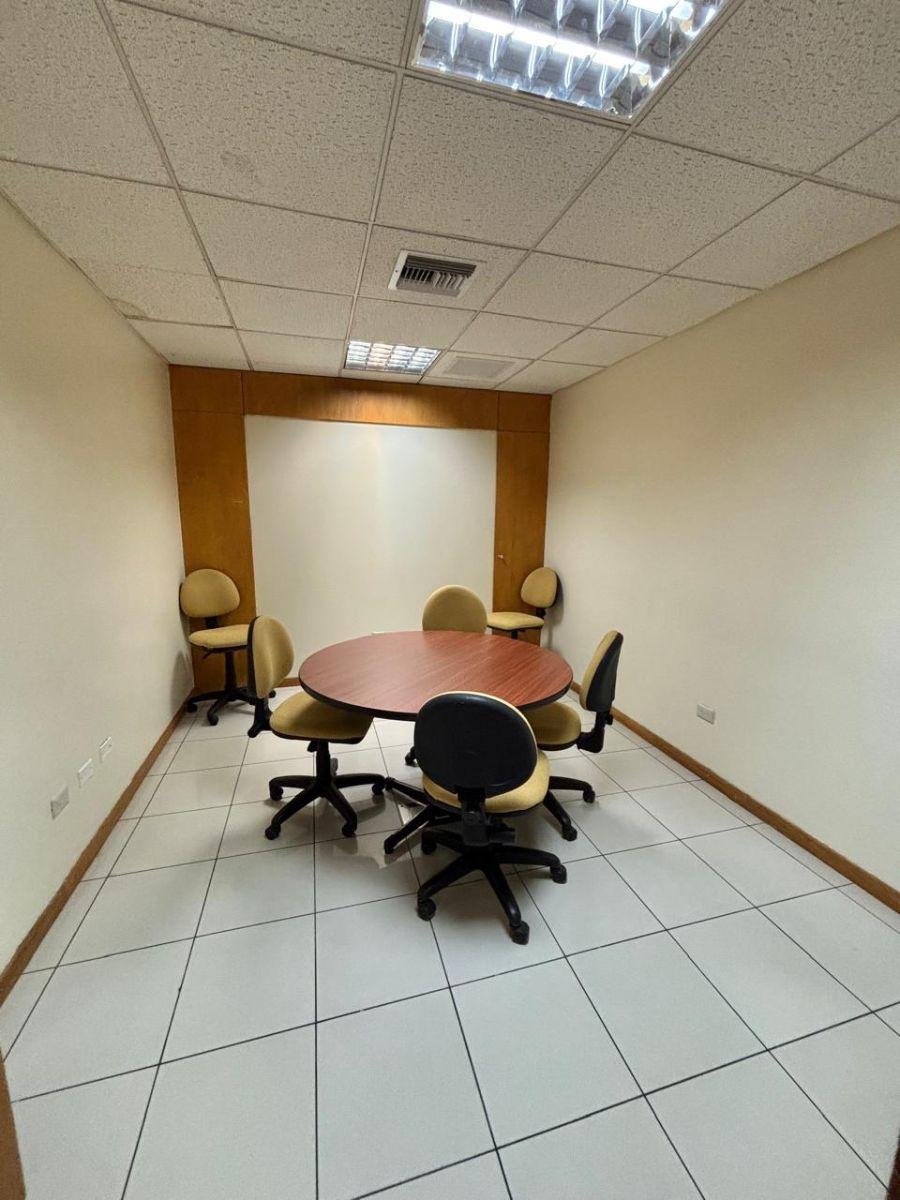Oficina en Venta, Totalmente Remodelada – Edificio Professional Center, Guayas — imagen 3