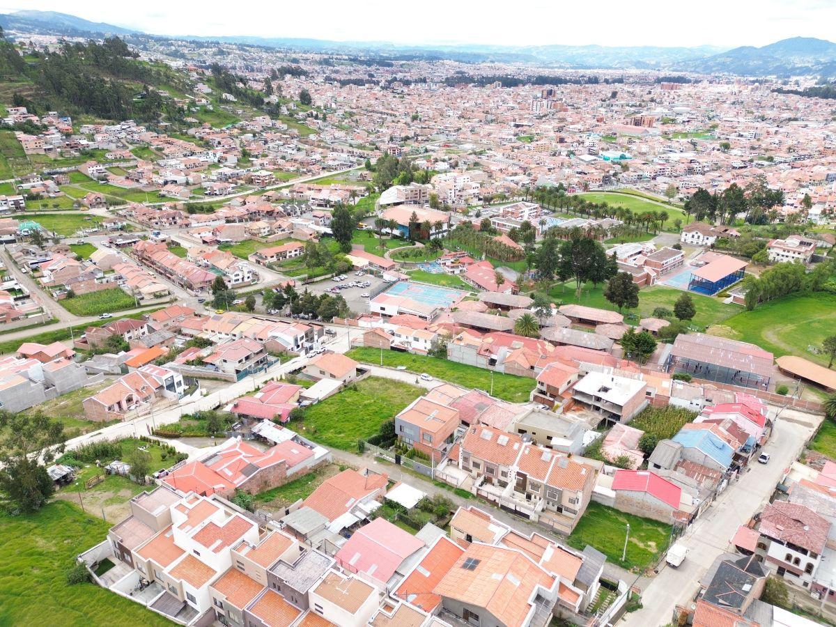 Excelente Priopiedad Baños Sector Colegio Borja, Azuay — imagen 9