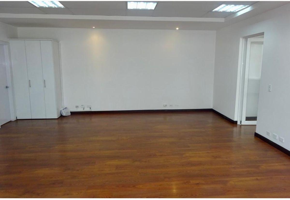 Oficina de Venta en Edf Corporativo en La Shyris — imagen 10