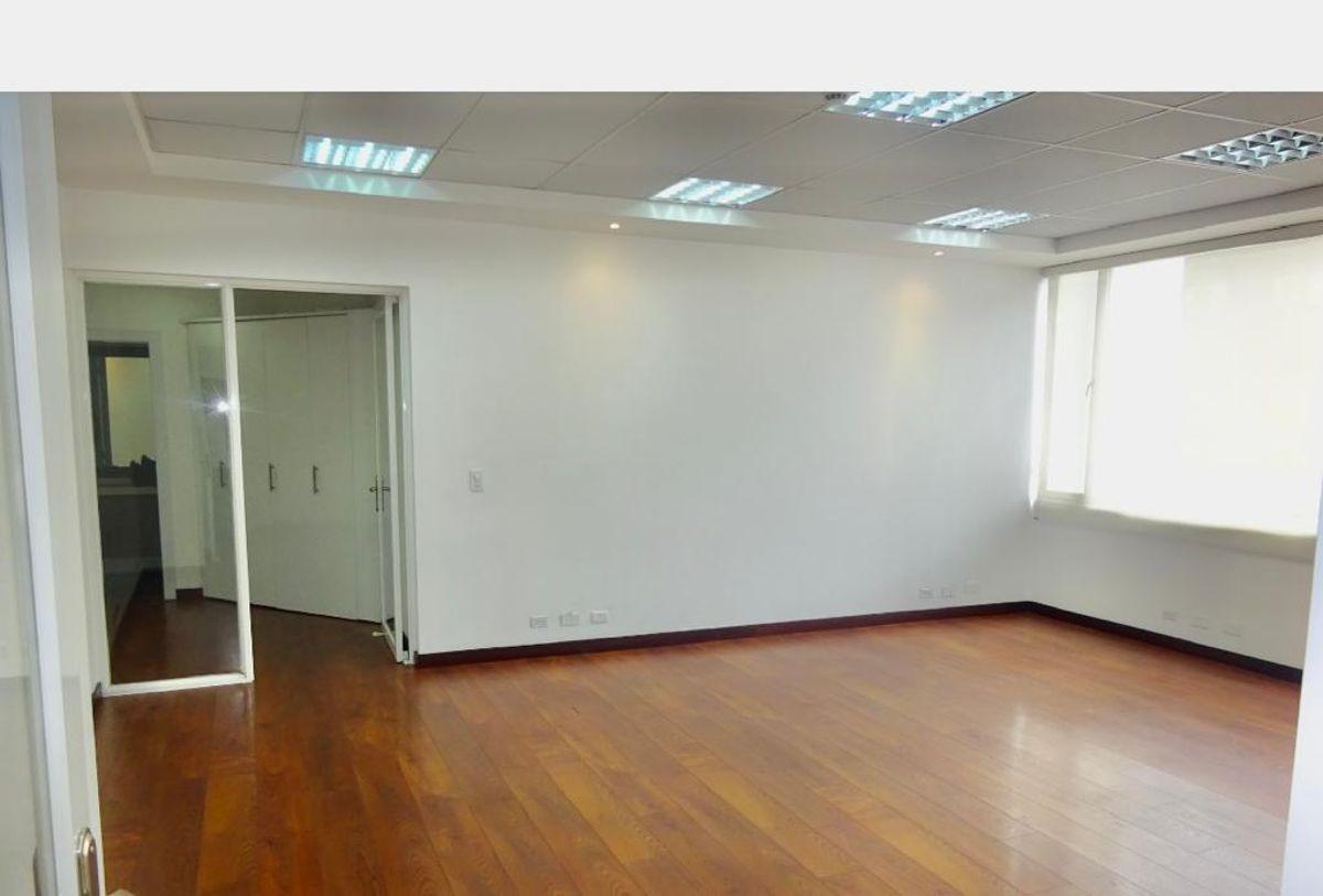 Oficina de Venta en Edf Corporativo en La Shyris — imagen 9