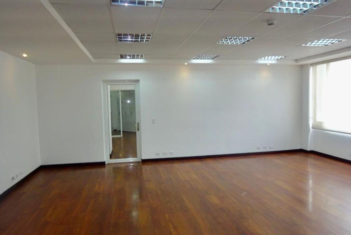 Oficina de Venta en Edf Corporativo en La Shyris — imagen 8