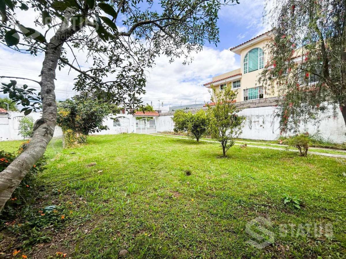 Venta de Casa con Amplio Terreno en Conocoto Cerca del Colegio La Salle — imagen 6