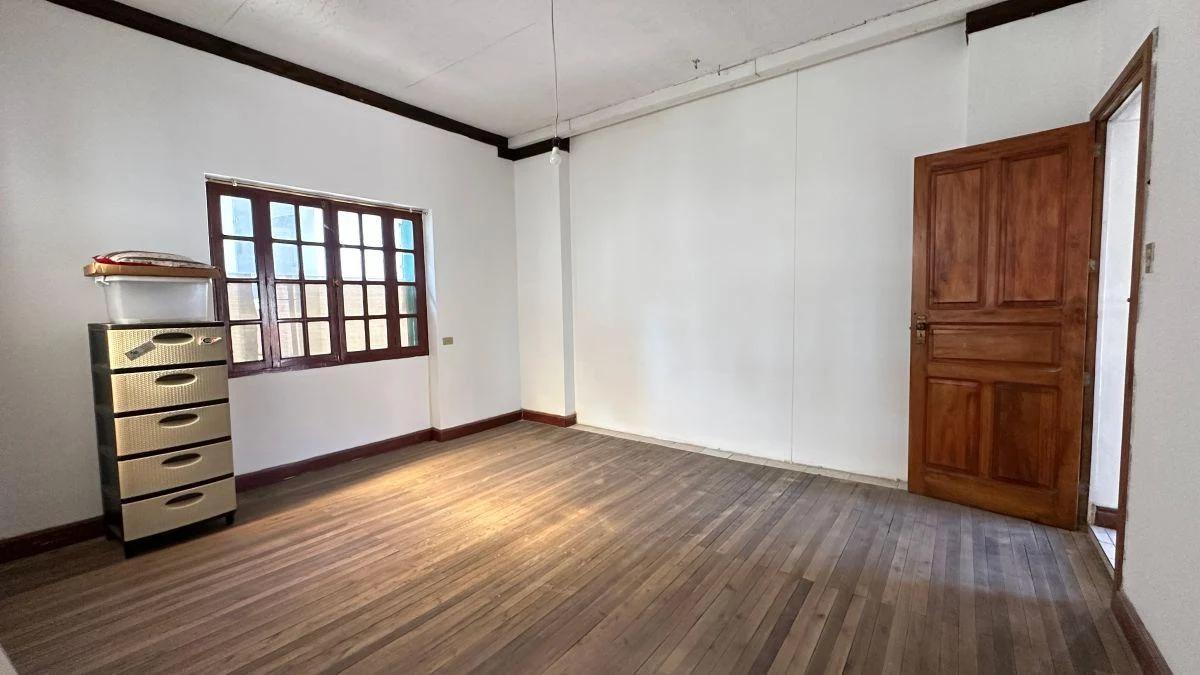 Alto Potencial de Inversión | Propiedad Comercial/residencial en Venta – La Floresta — imagen 7