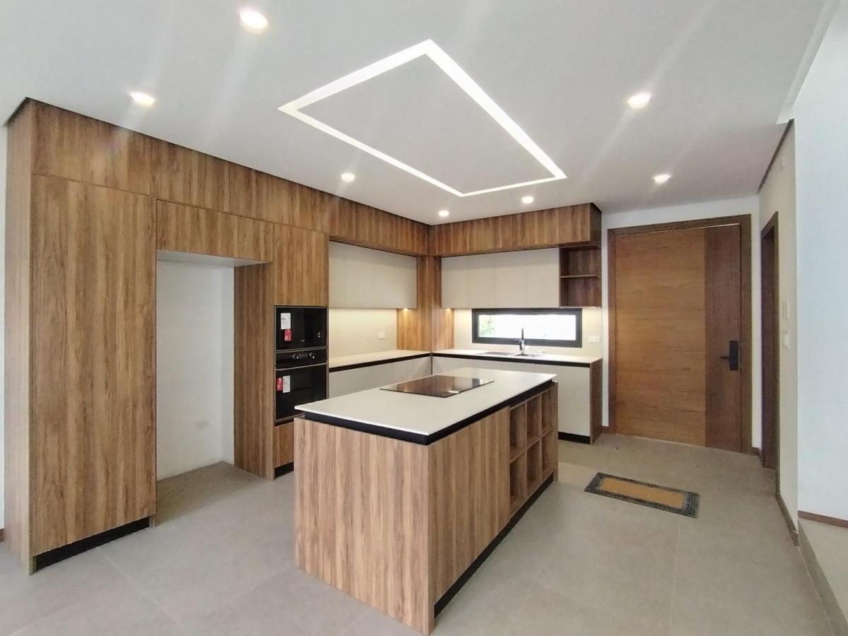 Casa en Venta 3 Dorm. | Doble Altura y Jardín Privado | La Primavera – Cumbayá — imagen 10