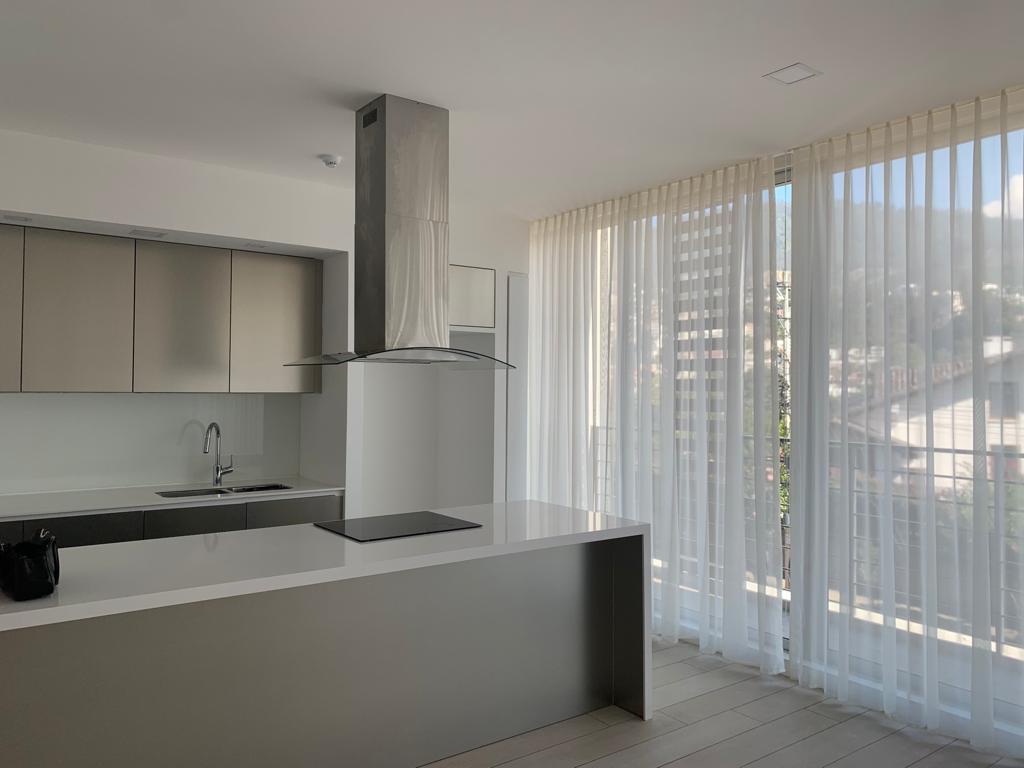 Rento o Vendo Departamento Moderno en Yoo Cumbayà — imagen 8