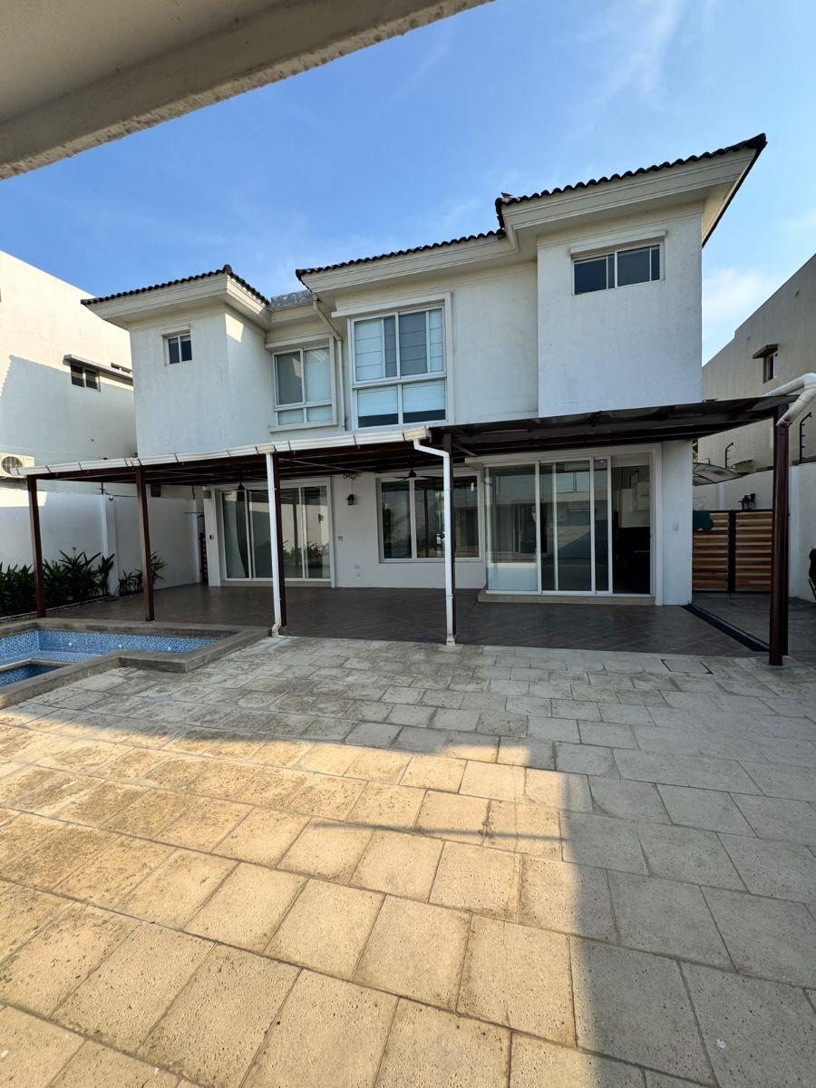 Casa de 454 m² con 4 Dorm. Gimnasio Sauna Piscina, Guayas — imagen 10