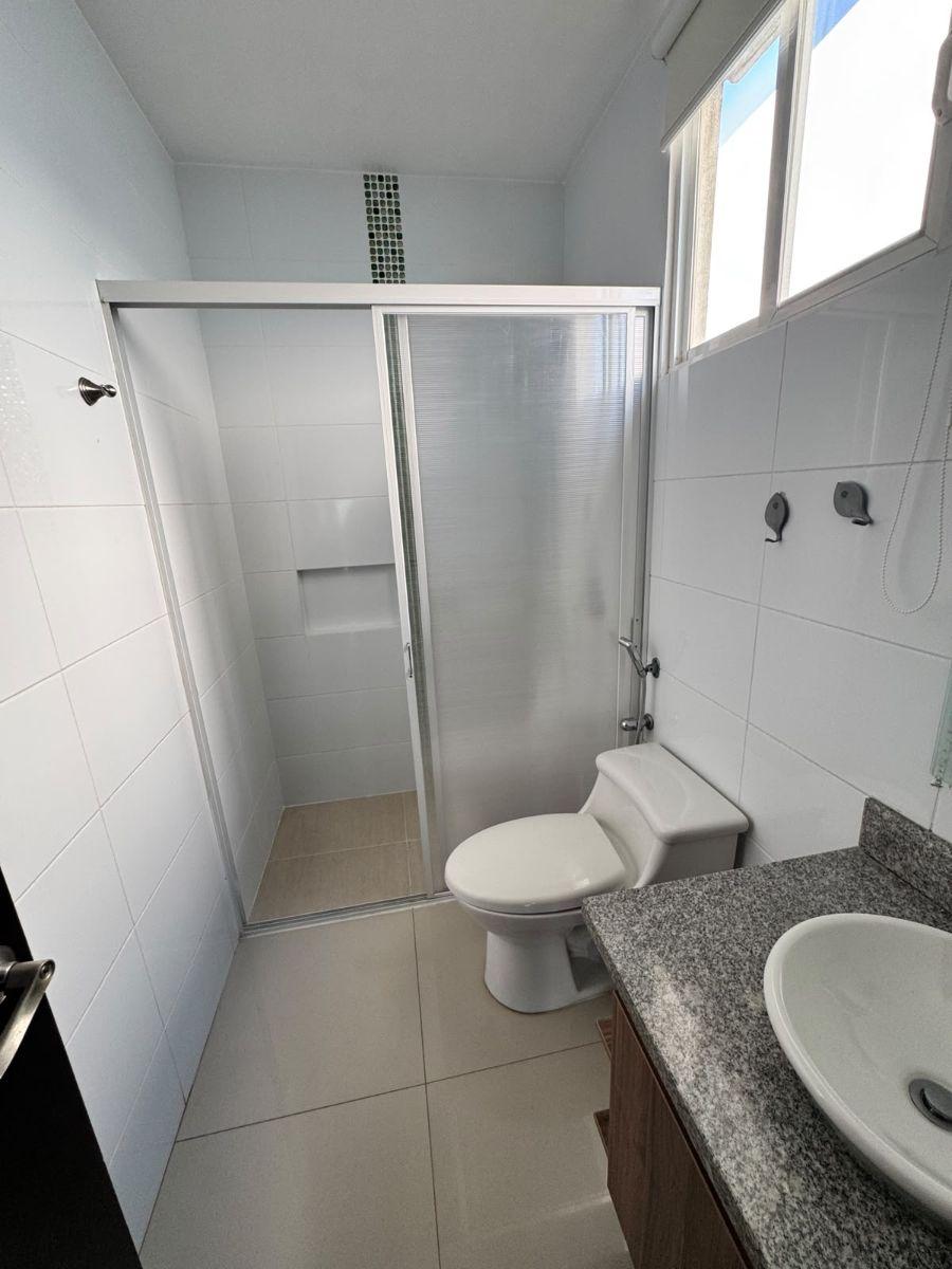 Casa de 454 m² con 4 Dorm. Gimnasio Sauna Piscina, Guayas — imagen 3