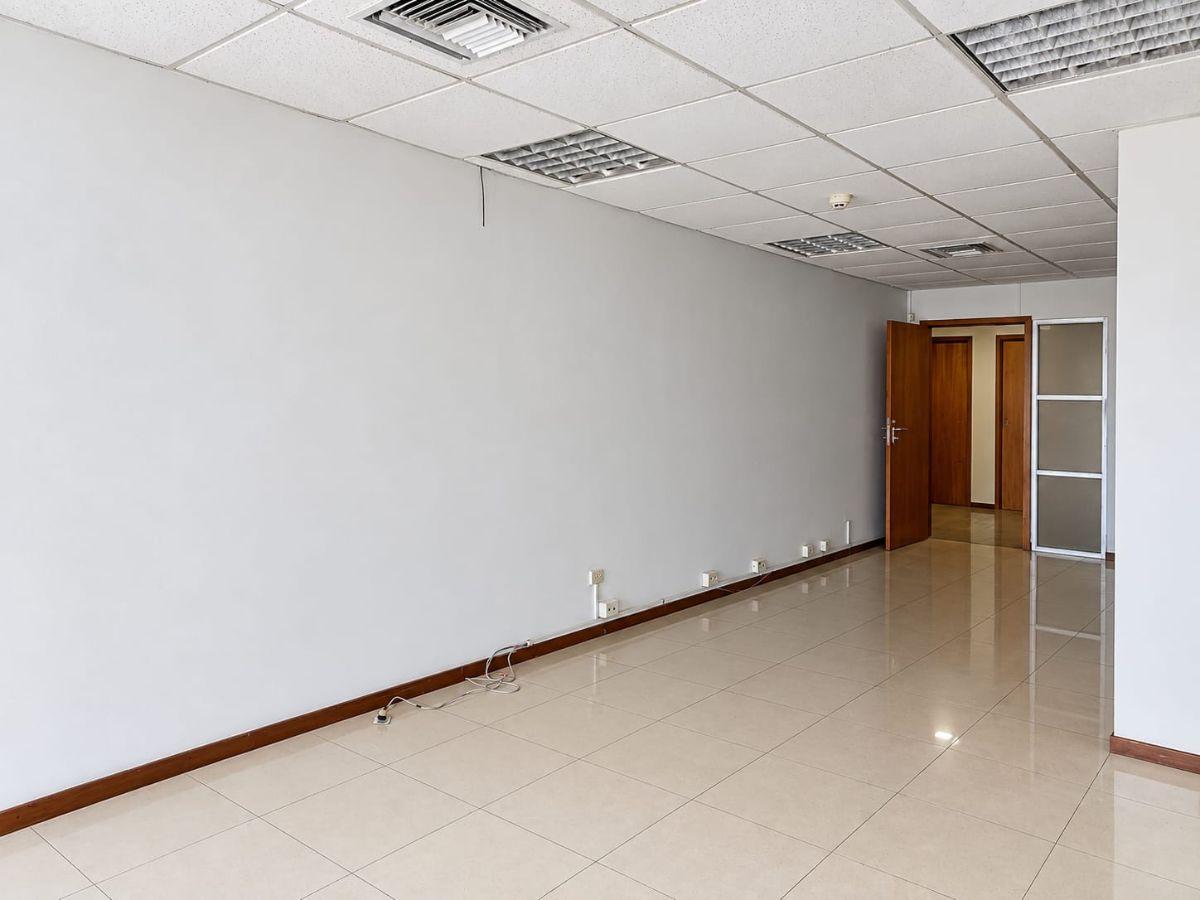 Oficina Comercial de 40 m² en Venta, Edificio Trade Building, Norte de Guayaquil, Guayas — imagen 5
