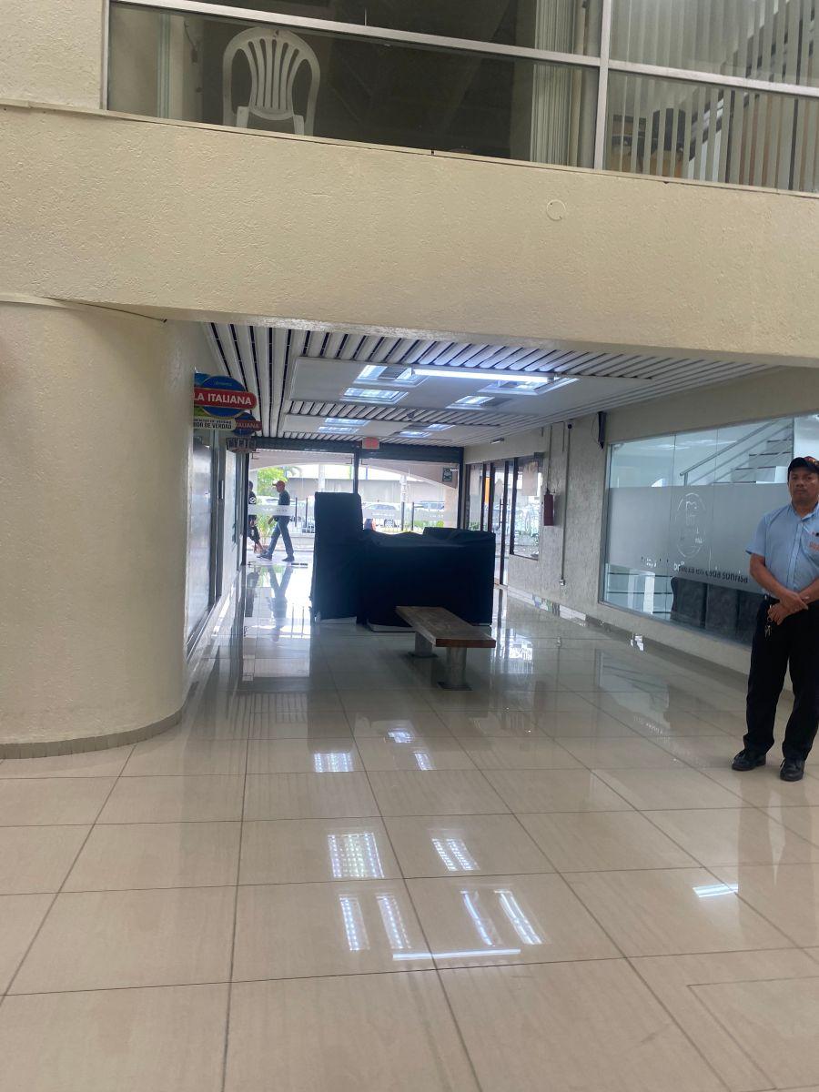 Venta Local de 78 m² en Cc Las Vitrinas - Cdla. Kennedy, Guayas — imagen 9