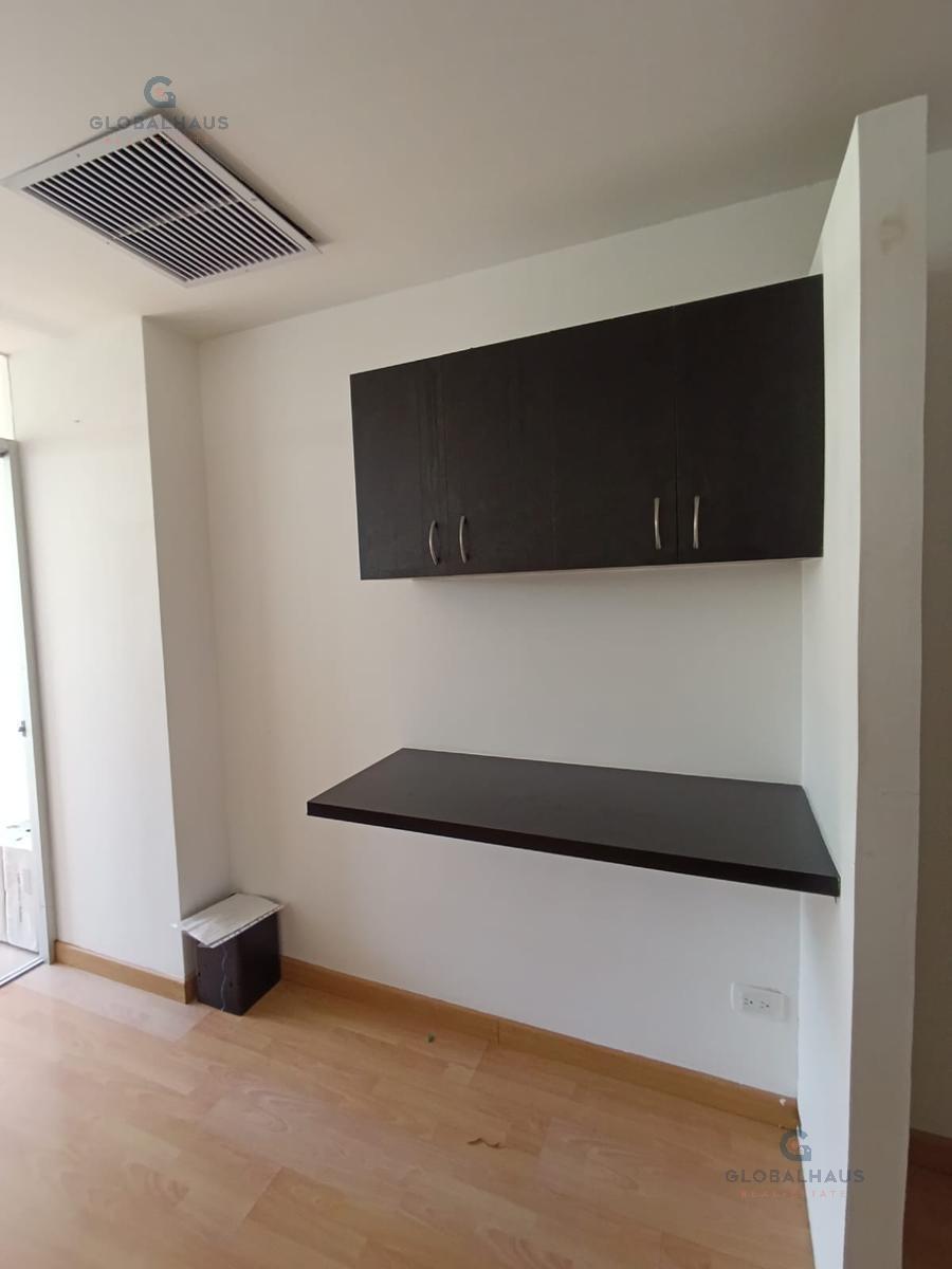 Venta o Alquiler de Oficina Amoblada en Edificio Equilibrium, 38 m² V. B, Guayas — imagen 7