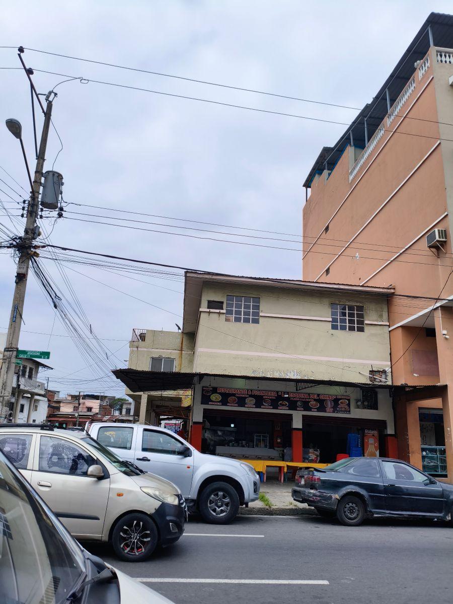 Propiedad Esquinera Comercial con 3 Locales y 2 Departamentos – Ayacucho y La Décima A. Marín, Guayas — imagen 10