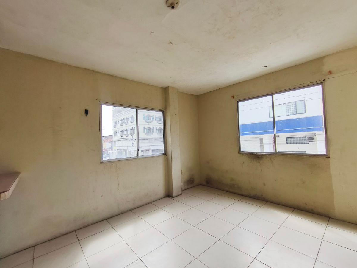Propiedad Esquinera Comercial con 3 Locales y 2 Departamentos – Ayacucho y La Décima A. Marín, Guayas — imagen 9
