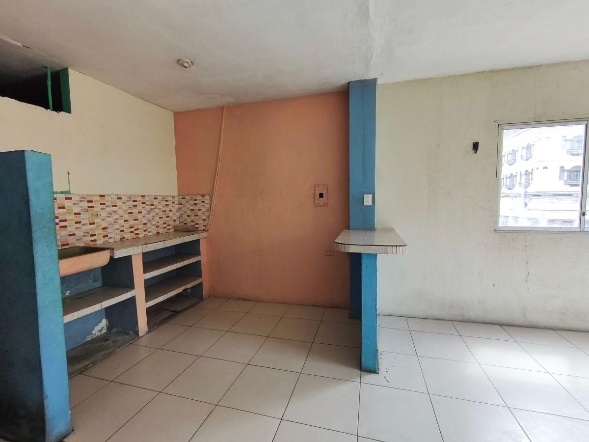 Propiedad Esquinera Comercial con 3 Locales y 2 Departamentos – Ayacucho y La Décima A. Marín, Guayas — imagen 7