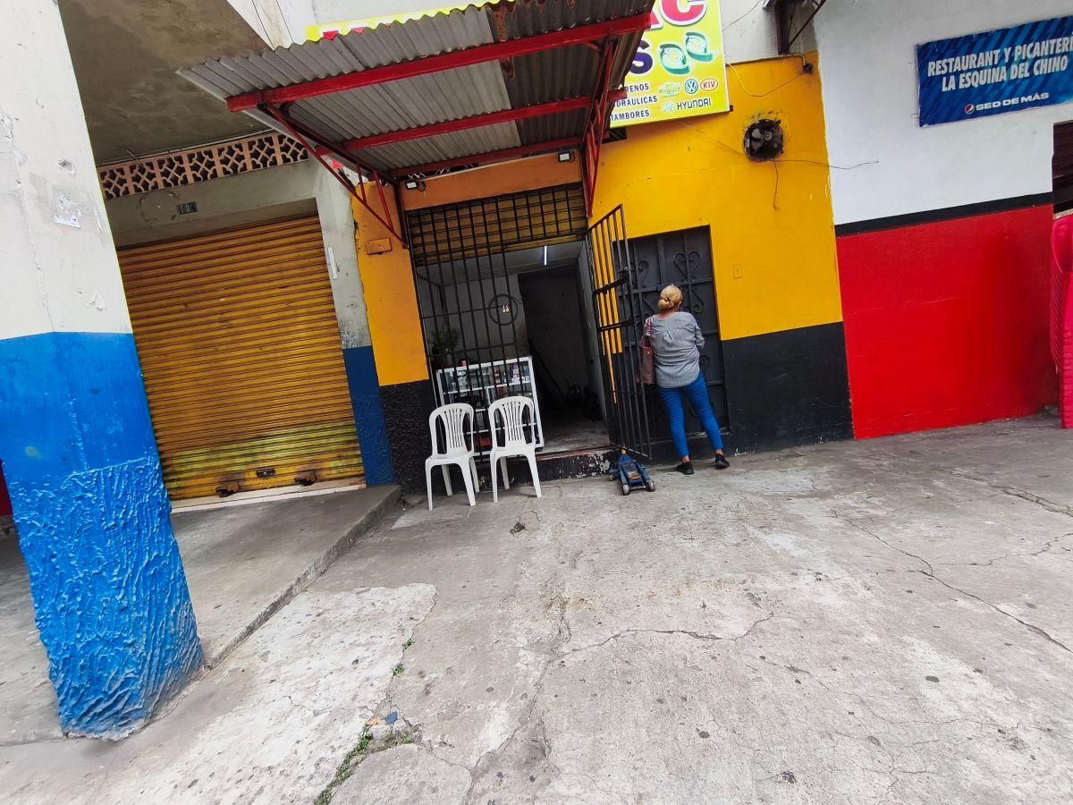 Propiedad Esquinera Comercial con 3 Locales y 2 Departamentos – Ayacucho y La Décima A. Marín, Guayas — imagen 6
