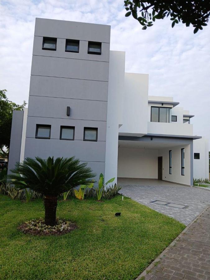 Casa de Estreno de Venta en Bluebay – Mocolí. Guayas — imagen 9