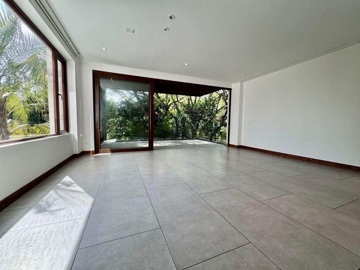 Venta Departamento en Excelente Edificio, Amplia Terraza, Linda Vista en Urbanización, Intervalles — imagen 6