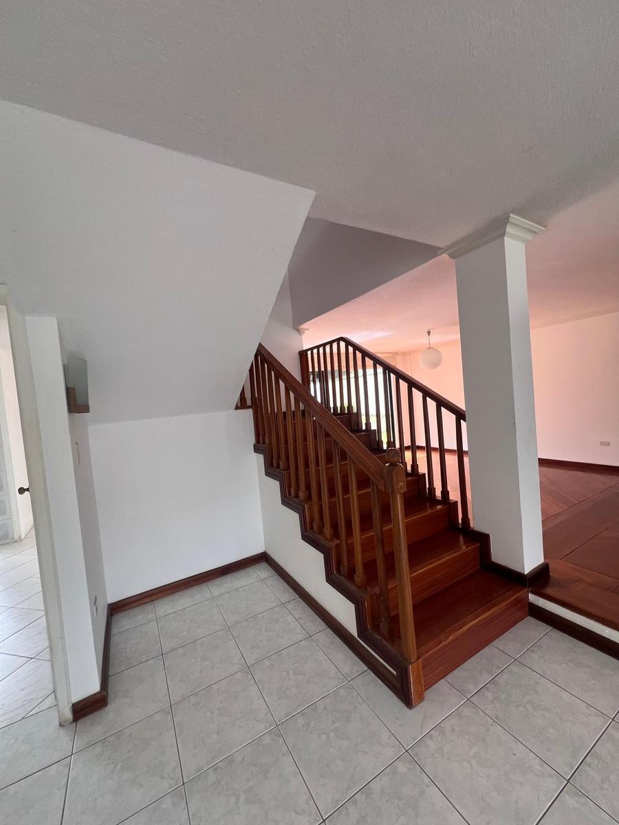 Casa de Estilo Americano en Venta en Tumbaco — imagen 8