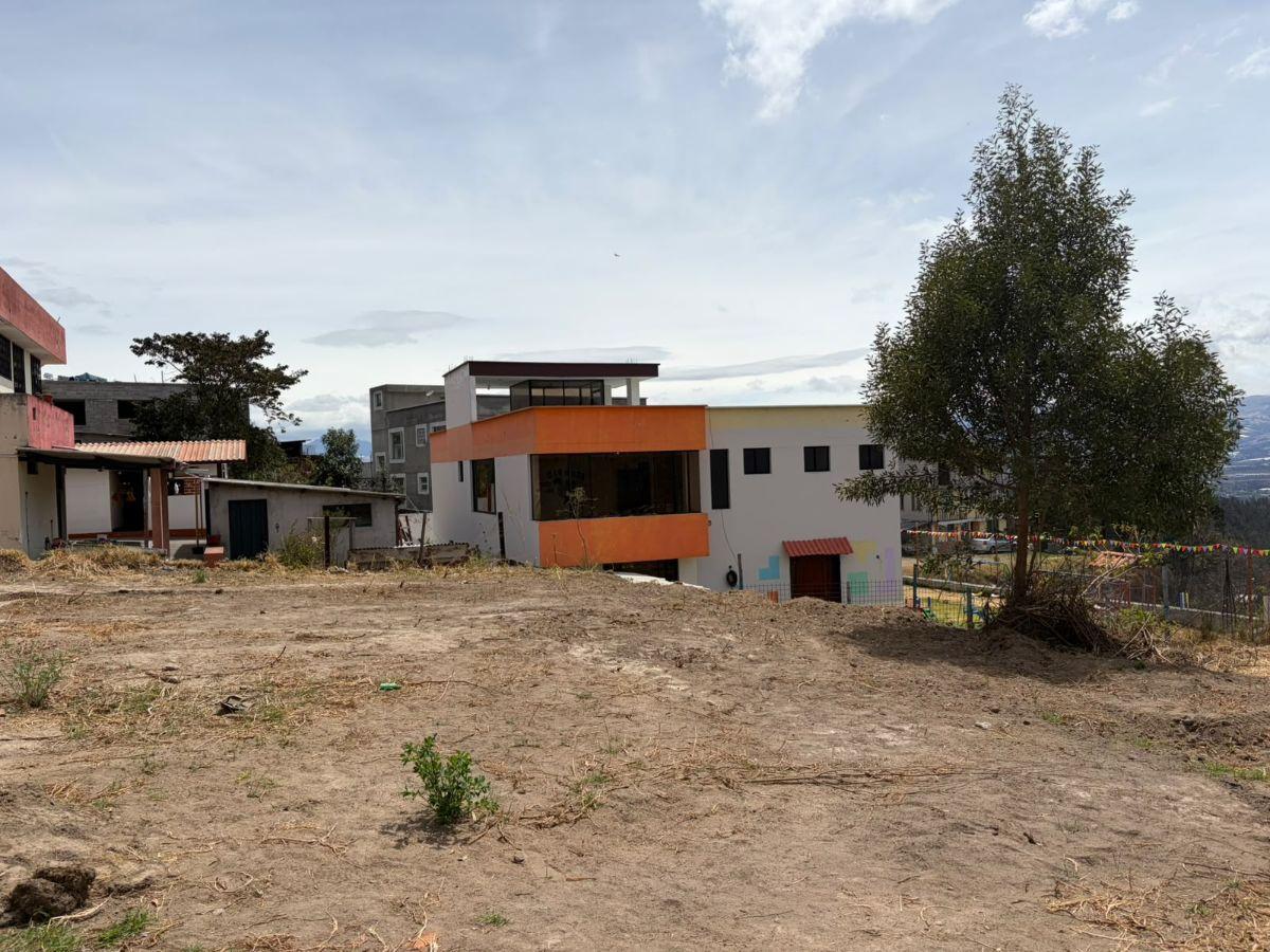 Terreno en Zámbiza: Derechos y Acciones Equivalentes a 1.200 m² — imagen 5