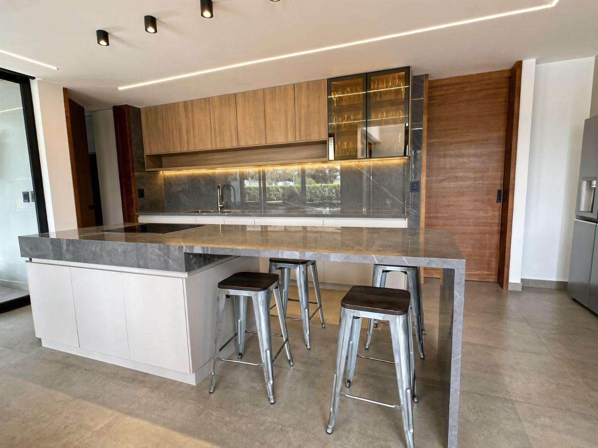 Hermosa Casa Moderna de Venta en Urbanización Privada Tumbaco! — imagen 8