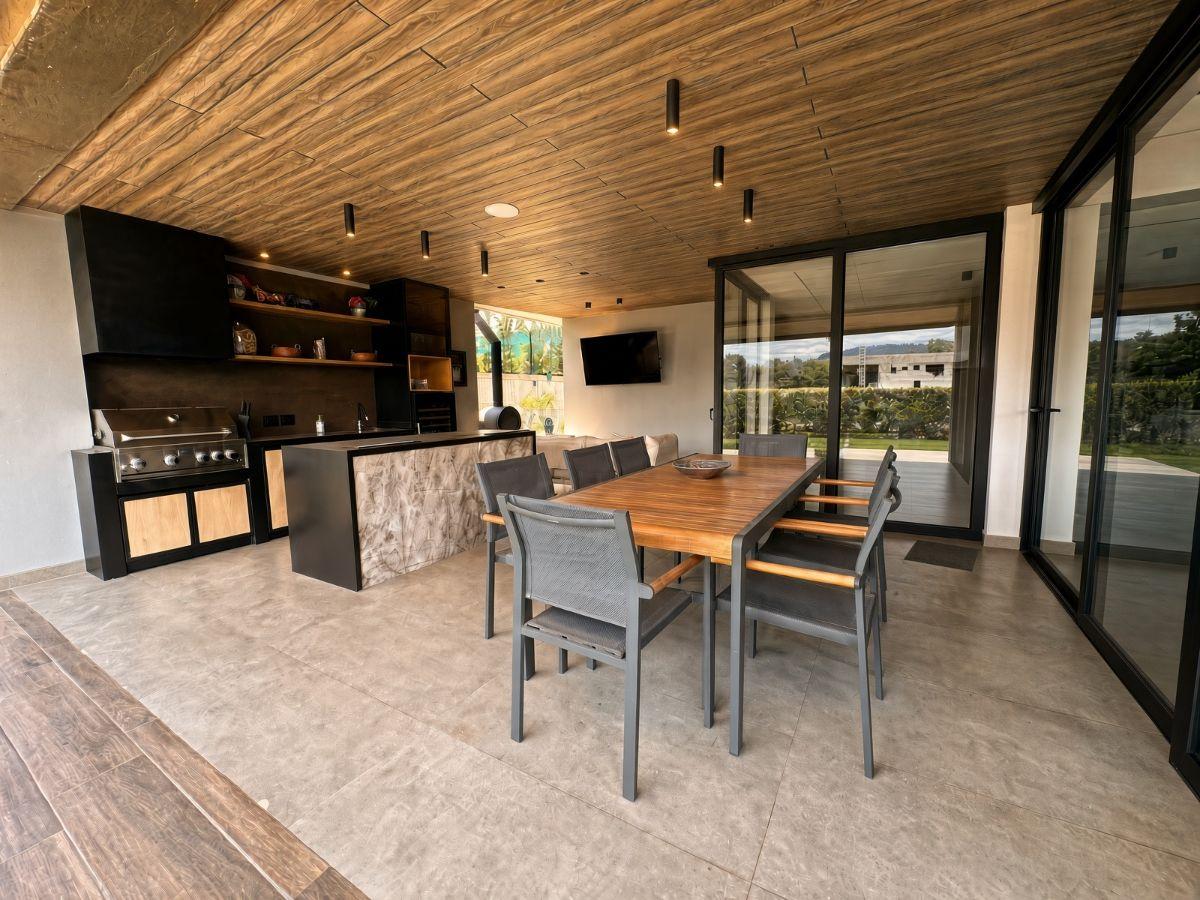 Hermosa Casa Moderna de Venta en Urbanización Privada Tumbaco! — imagen 7