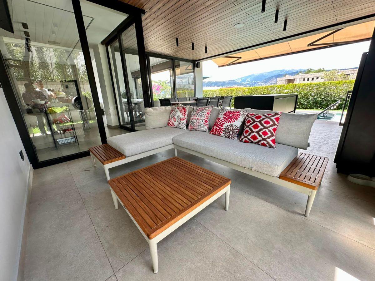Hermosa Casa Moderna de Venta en Urbanización Privada Tumbaco! — imagen 3