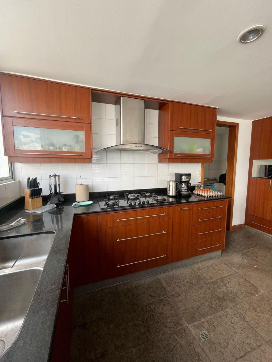 Venta Departamento Tres Dorm. Miravalle Cumbaya — imagen 8