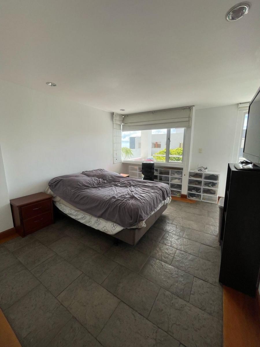 Venta Departamento Tres Dorm. Miravalle Cumbaya — imagen 6