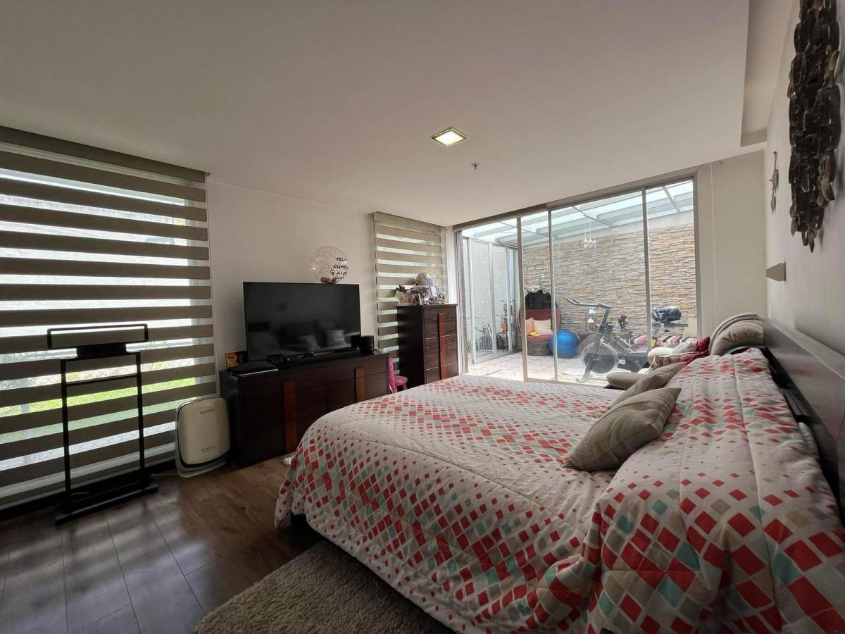 Departamento en Venta en Ponceano – 3 Dorm. con Baño, 4 Parqueaderos, 2 Bodegas y 3 Patios — imagen 4