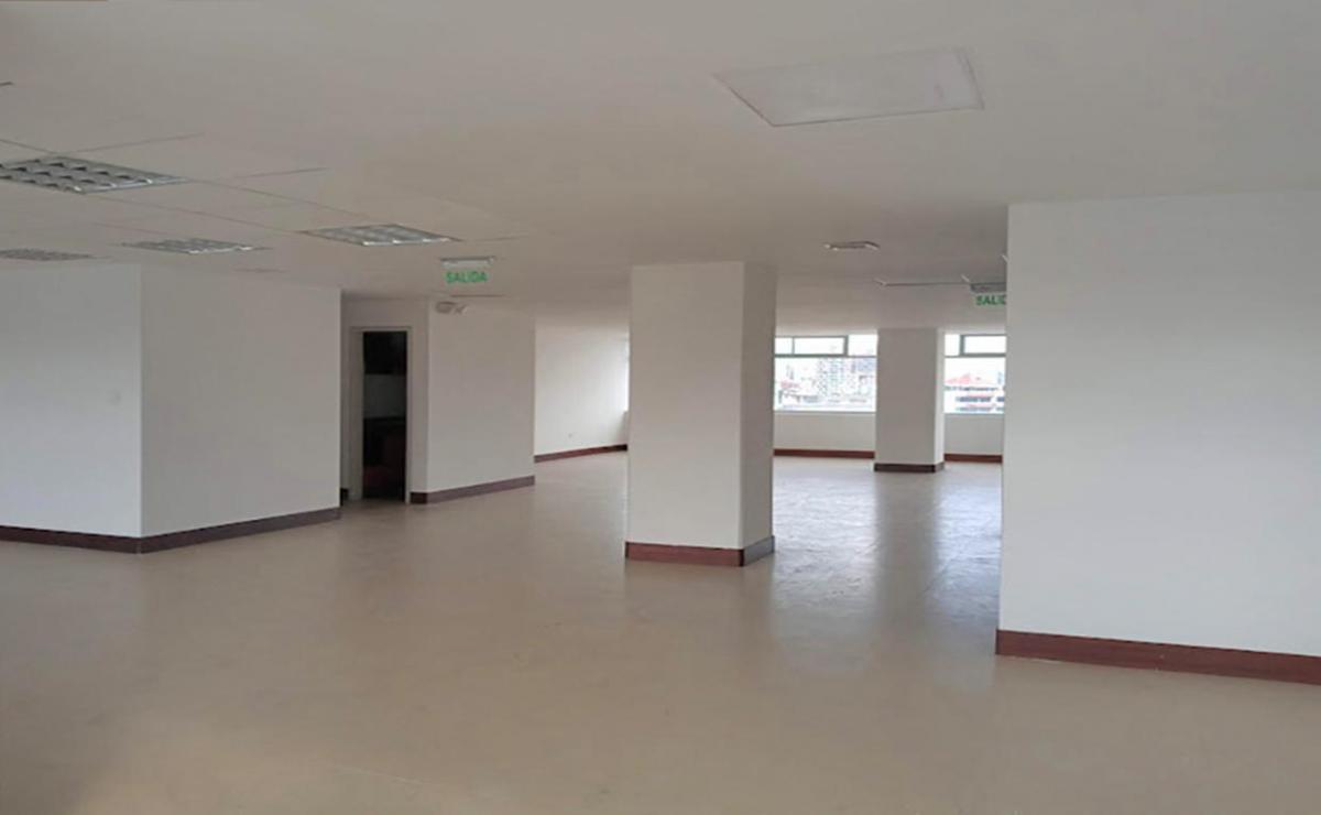 Av Atahualpa Vendo Oficina 515 m² 10 Parqueaderos — imagen 6