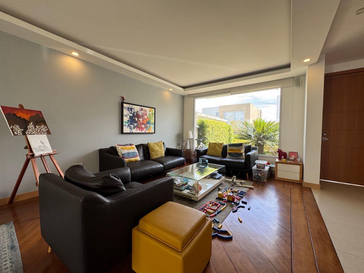 Linda Casa en Conjunto Dentro de Excelente Urbanización, Intervalles Cumbayá — imagen 8