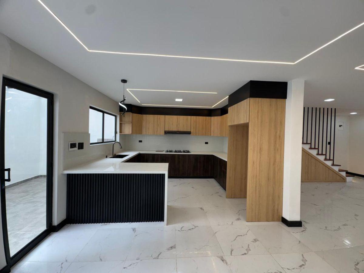 Casa en Venta, Sector Racar Plaza, Azuay — imagen 8