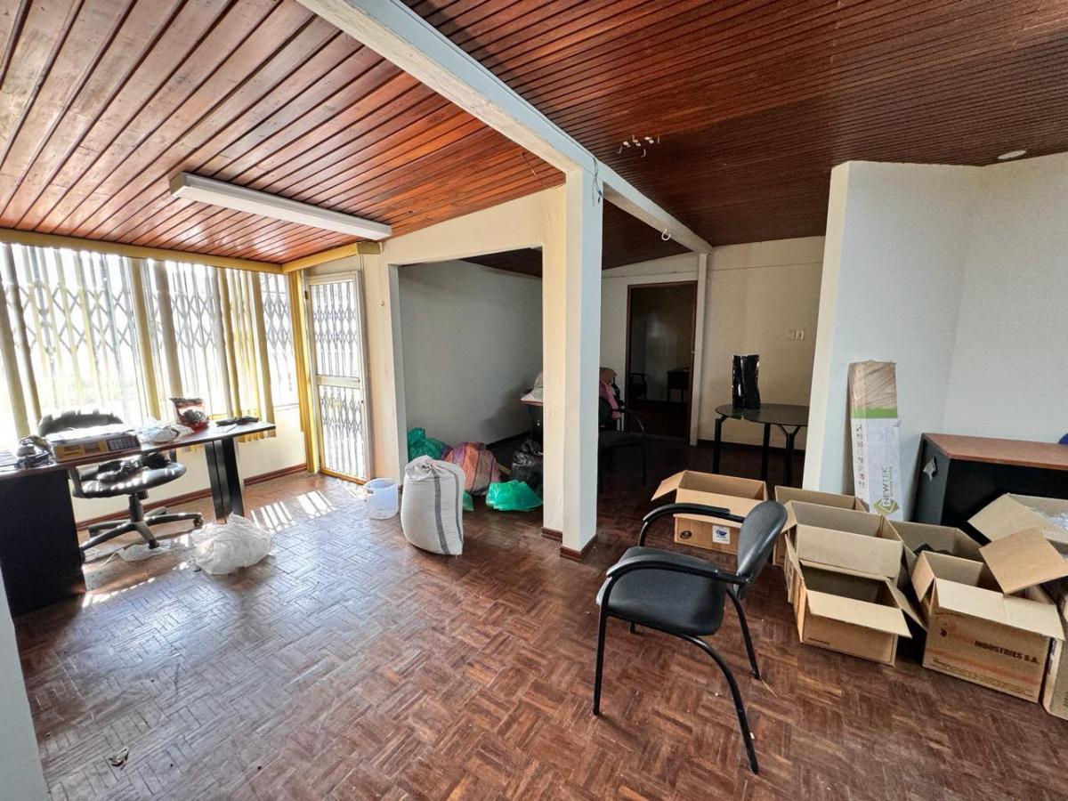 Venta o Alquiler Local Omercial / Oficina 540 m² -, Av Victor Emilio Estrada, Urdesa Central. Guayas — imagen 10