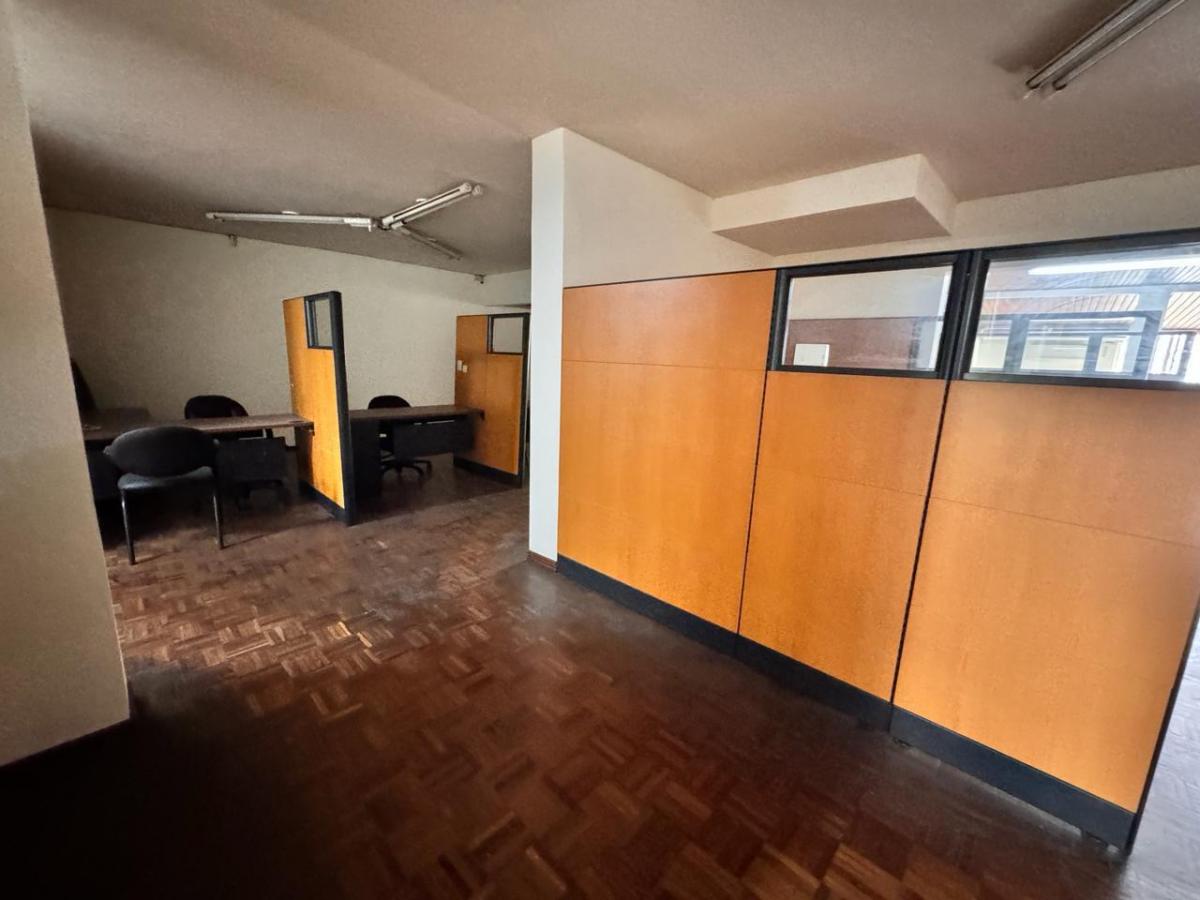 Venta o Alquiler Local Omercial / Oficina 540 m² -, Av Victor Emilio Estrada, Urdesa Central. Guayas — imagen 9